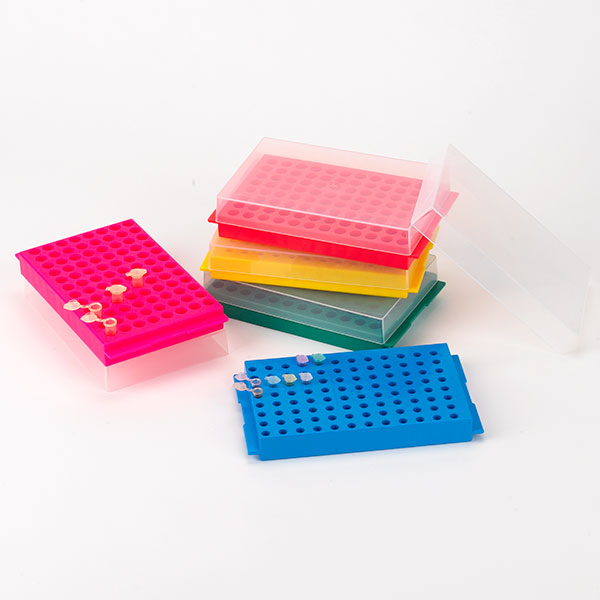 Gradilla Reversible Con Cubierta para Tubos de Microcentrifuga (Eppendorf) 0.2 y 0.5 Ml- 96 Posiciones 1.5 y 2.0 Ml - 96 Posiciones - Color Azul. Globe Scientific (USA). Paquete Por 5 Unidades